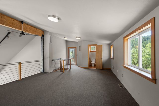 30 Steinman Drive, Ashland, OR 97520