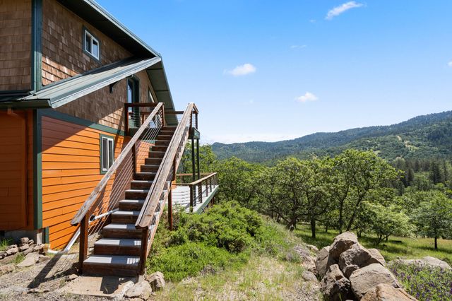 30 Steinman Drive, Ashland, OR 97520