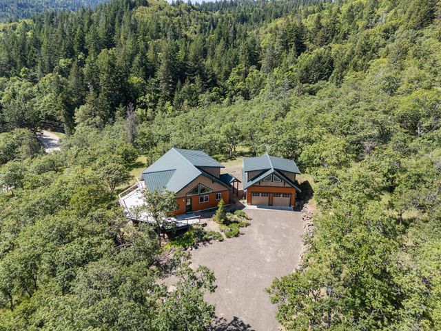30 Steinman Drive, Ashland, OR 97520