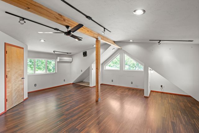 30 Steinman Drive, Ashland, OR 97520