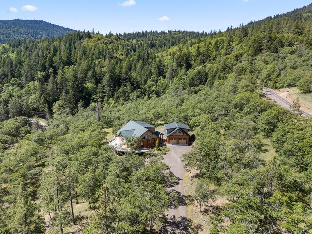 30 Steinman Drive, Ashland, OR 97520