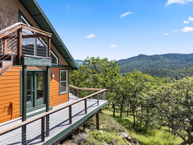 30 Steinman Drive, Ashland, OR 97520