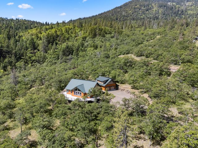 30 Steinman Drive, Ashland, OR 97520