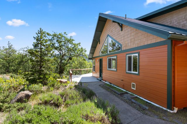 30 Steinman Drive, Ashland, OR 97520