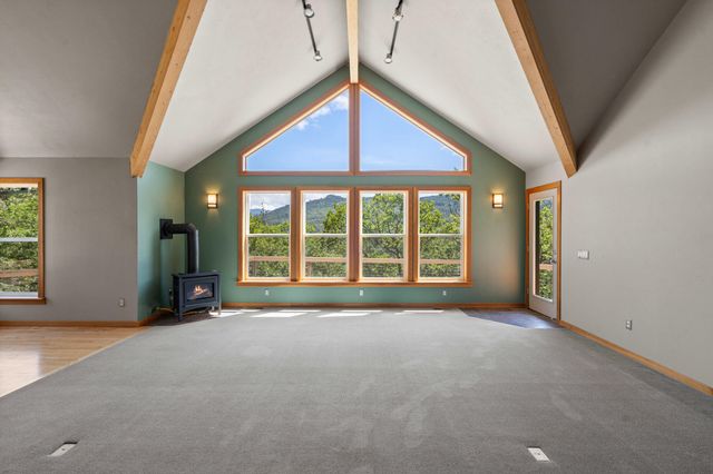 30 Steinman Drive, Ashland, OR 97520