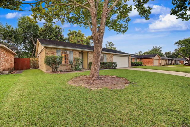 9912 Blue Bird Street, La Porte, TX 77571