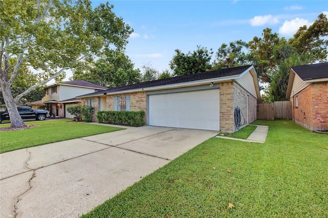 9912 Blue Bird Street, La Porte, TX 77571