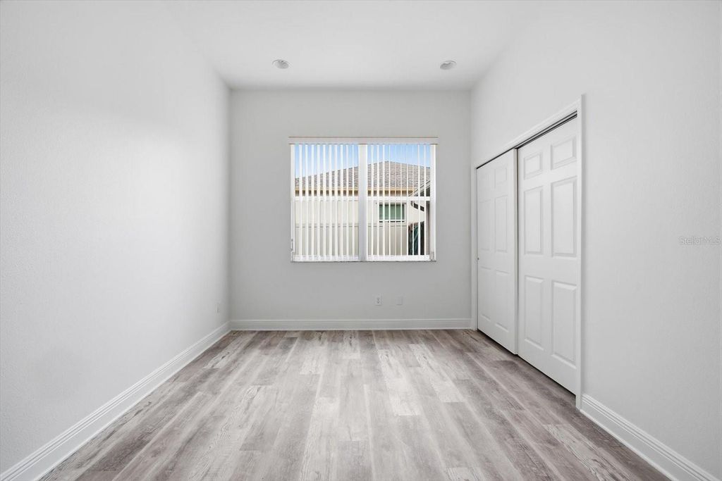 Image 15 of property listing at 14902 DEVONSHIRE WOODS PLACE, Tampa, FL 33624