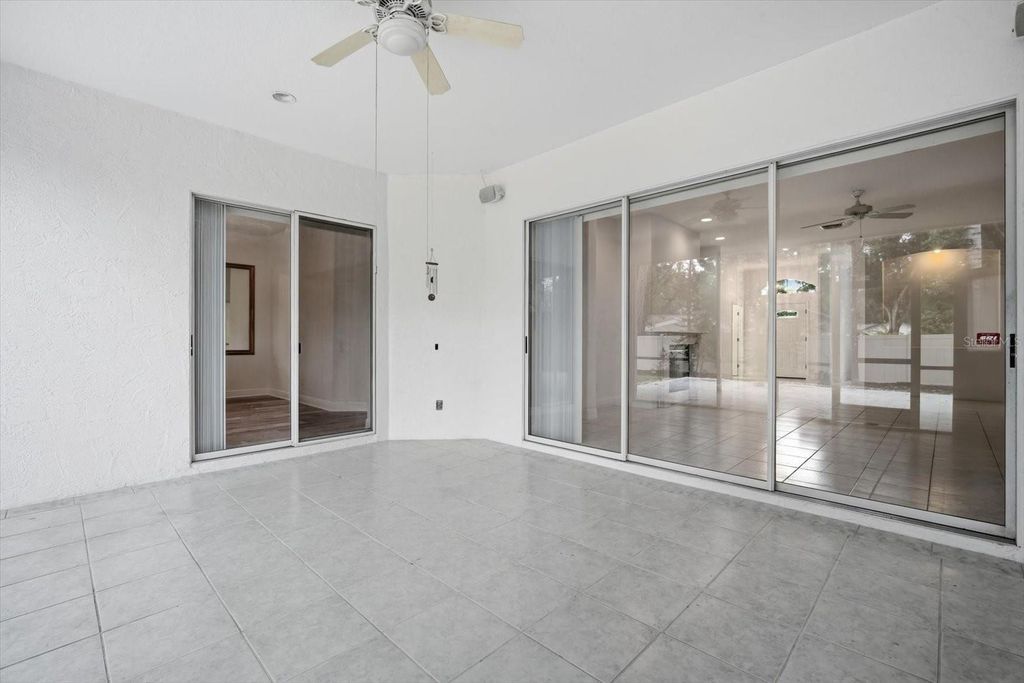Image 29 of property listing at 14902 DEVONSHIRE WOODS PLACE, Tampa, FL 33624