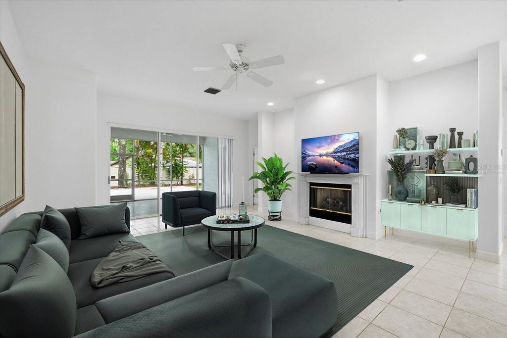 Image 5 of property listing at 14902 DEVONSHIRE WOODS PLACE, Tampa, FL 33624