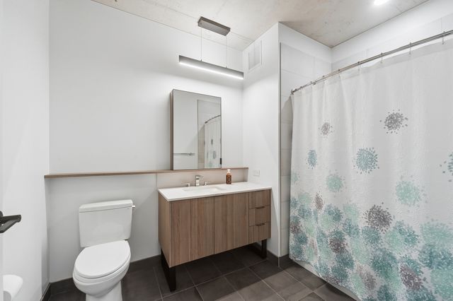 234 W Polk Street 2504, Chicago, IL 60607