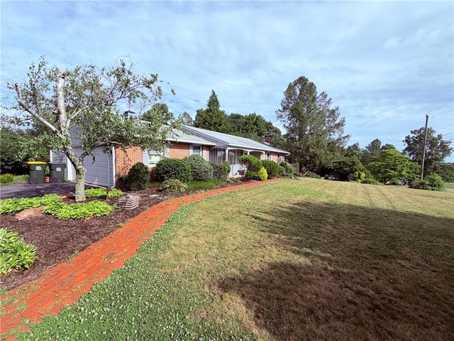 5963 Valley Road, Washington Twp, PA 18080