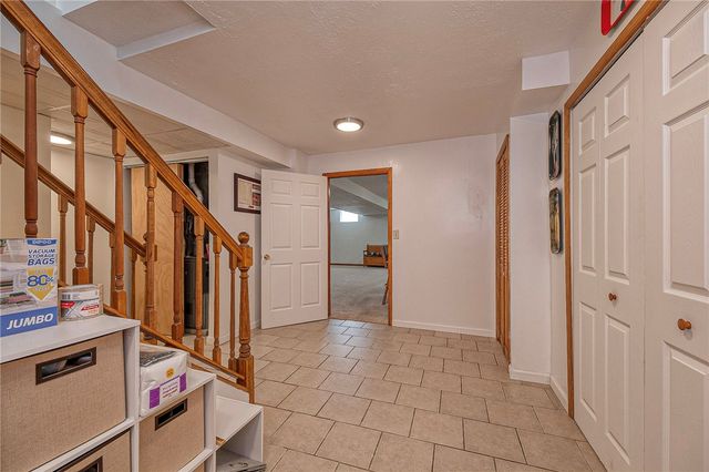 1616 Glenn St, North Fayette, PA 15057
