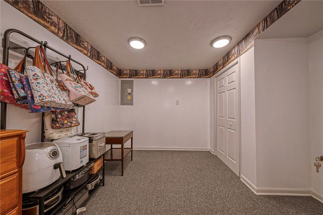 1616 Glenn St, North Fayette, PA 15057