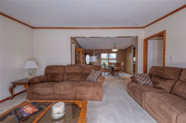 1616 Glenn St, North Fayette, PA 15057