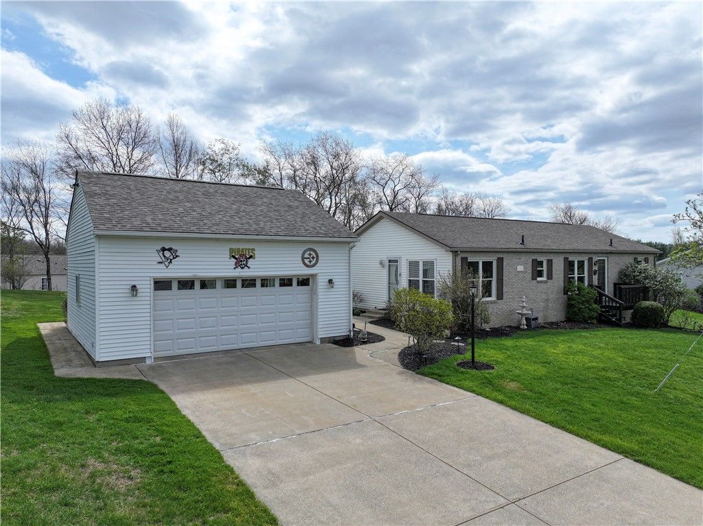 1616 Glenn St, North Fayette, PA 15057
