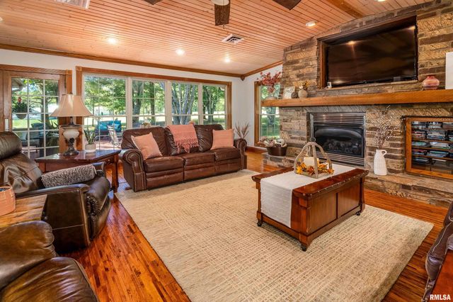 2585 Dylan Drive, Marion, IL 62959