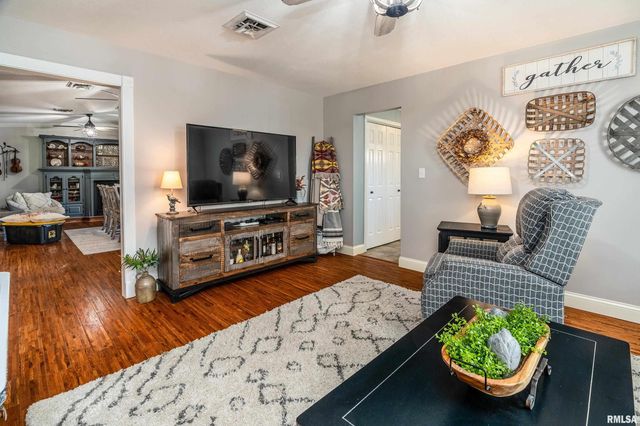 2585 Dylan Drive, Marion, IL 62959