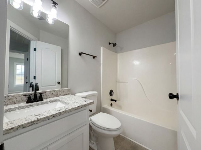 102 Riverbirch Ln, Hendersonville, TN 37075