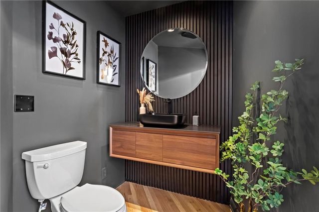 120 Laurel NE Drive, Atlanta, GA 30342