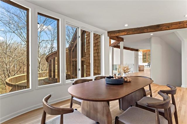 120 Laurel NE Drive, Atlanta, GA 30342