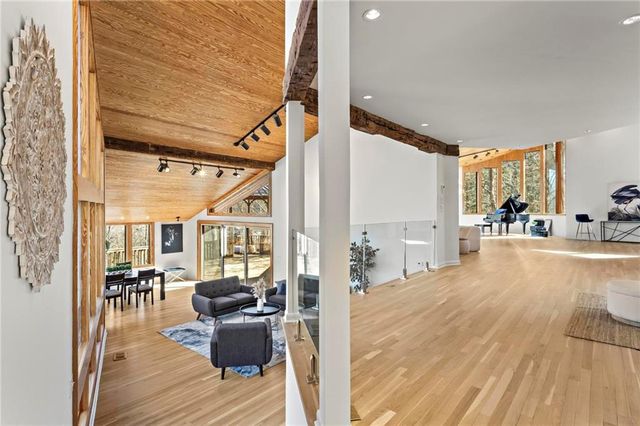 120 Laurel NE Drive, Atlanta, GA 30342