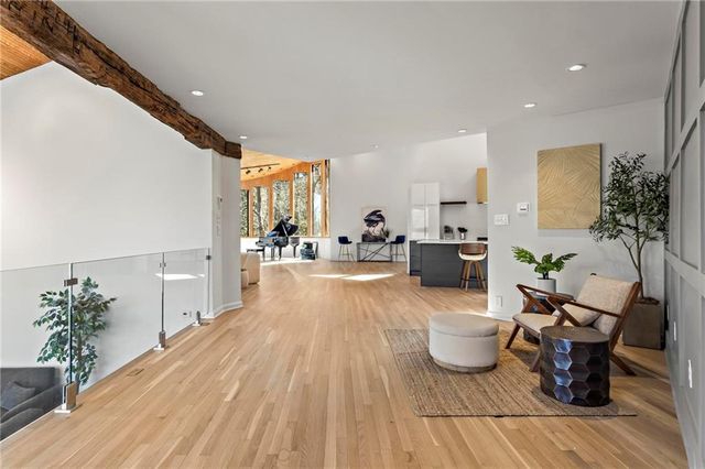 120 Laurel NE Drive, Atlanta, GA 30342