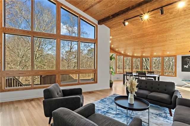 120 Laurel NE Drive, Atlanta, GA 30342