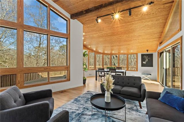 120 Laurel NE Drive, Atlanta, GA 30342