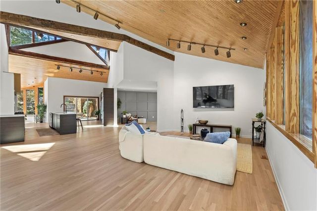 120 Laurel NE Drive, Atlanta, GA 30342