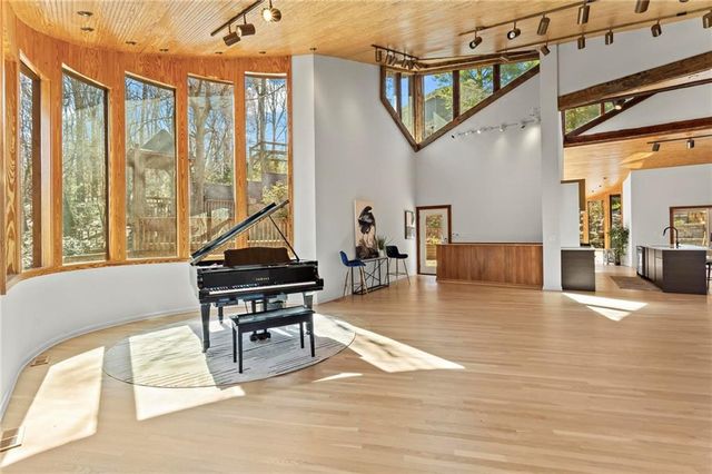 120 Laurel NE Drive, Atlanta, GA 30342