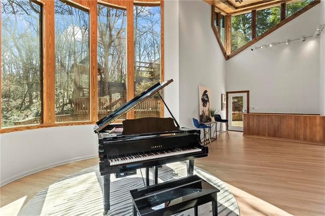 120 Laurel NE Drive, Atlanta, GA 30342