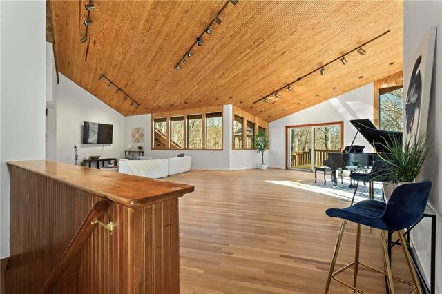 120 Laurel NE Drive, Atlanta, GA 30342