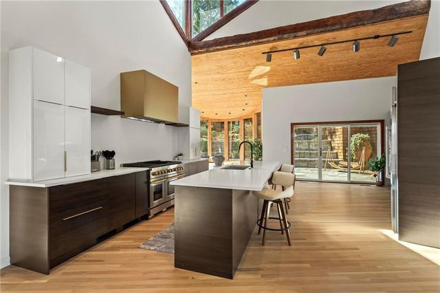 120 Laurel NE Drive, Atlanta, GA 30342