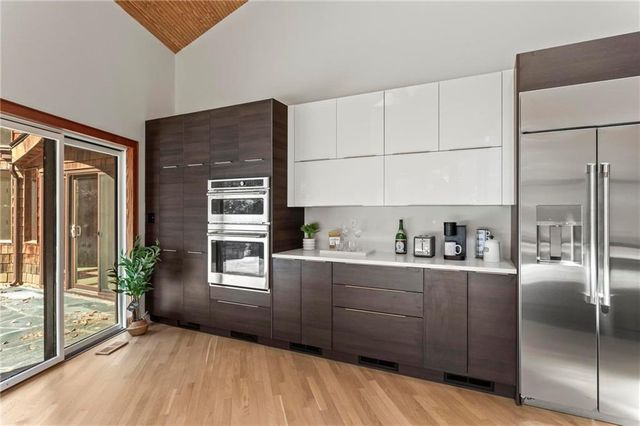 120 Laurel NE Drive, Atlanta, GA 30342