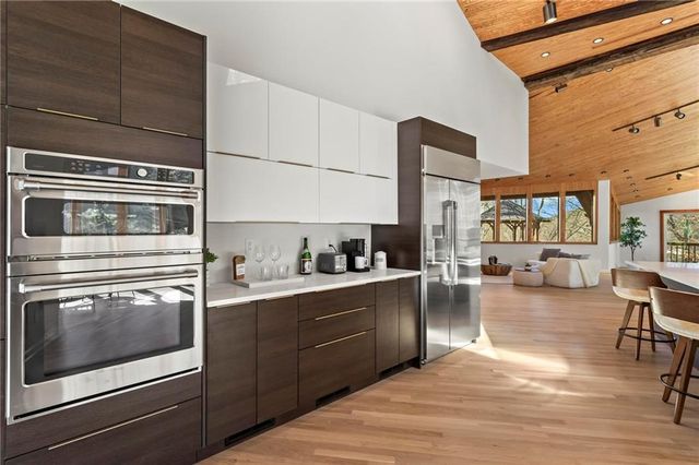 120 Laurel NE Drive, Atlanta, GA 30342