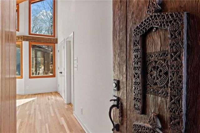 120 Laurel NE Drive, Atlanta, GA 30342