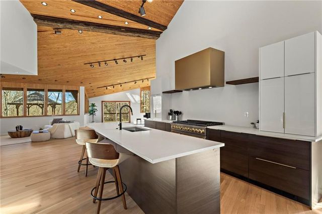 120 Laurel NE Drive, Atlanta, GA 30342