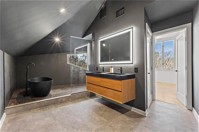 120 Laurel NE Drive, Atlanta, GA 30342