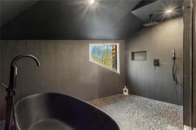 120 Laurel NE Drive, Atlanta, GA 30342