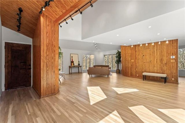 120 Laurel NE Drive, Atlanta, GA 30342