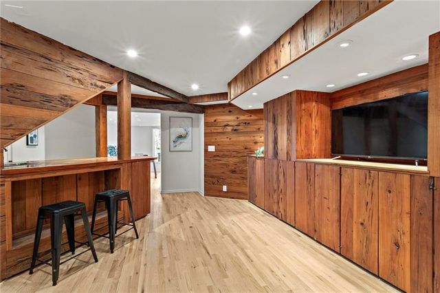 120 Laurel NE Drive, Atlanta, GA 30342