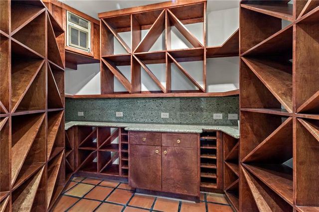 120 Laurel NE Drive, Atlanta, GA 30342