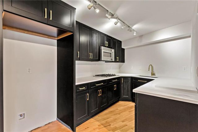 120 Laurel NE Drive, Atlanta, GA 30342