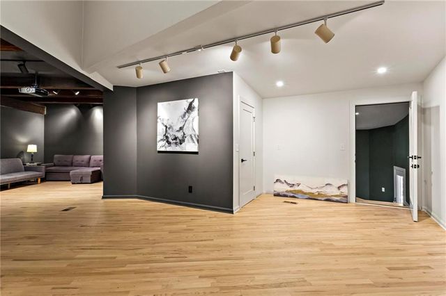 120 Laurel NE Drive, Atlanta, GA 30342