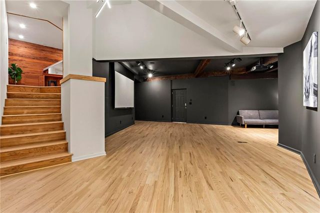 120 Laurel NE Drive, Atlanta, GA 30342