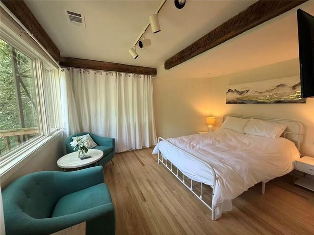 120 Laurel NE Drive, Atlanta, GA 30342