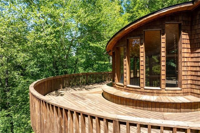 120 Laurel NE Drive, Atlanta, GA 30342