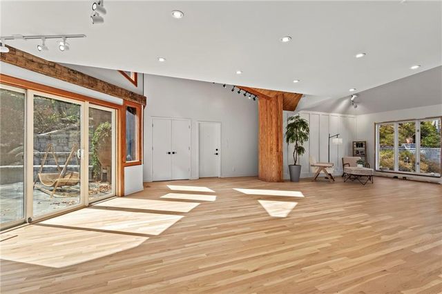 120 Laurel NE Drive, Atlanta, GA 30342