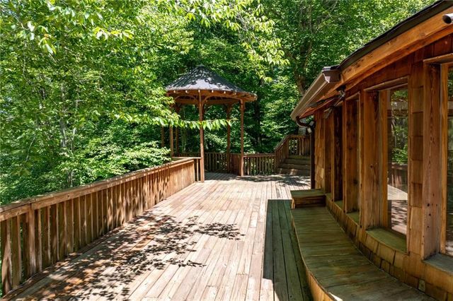 120 Laurel NE Drive, Atlanta, GA 30342